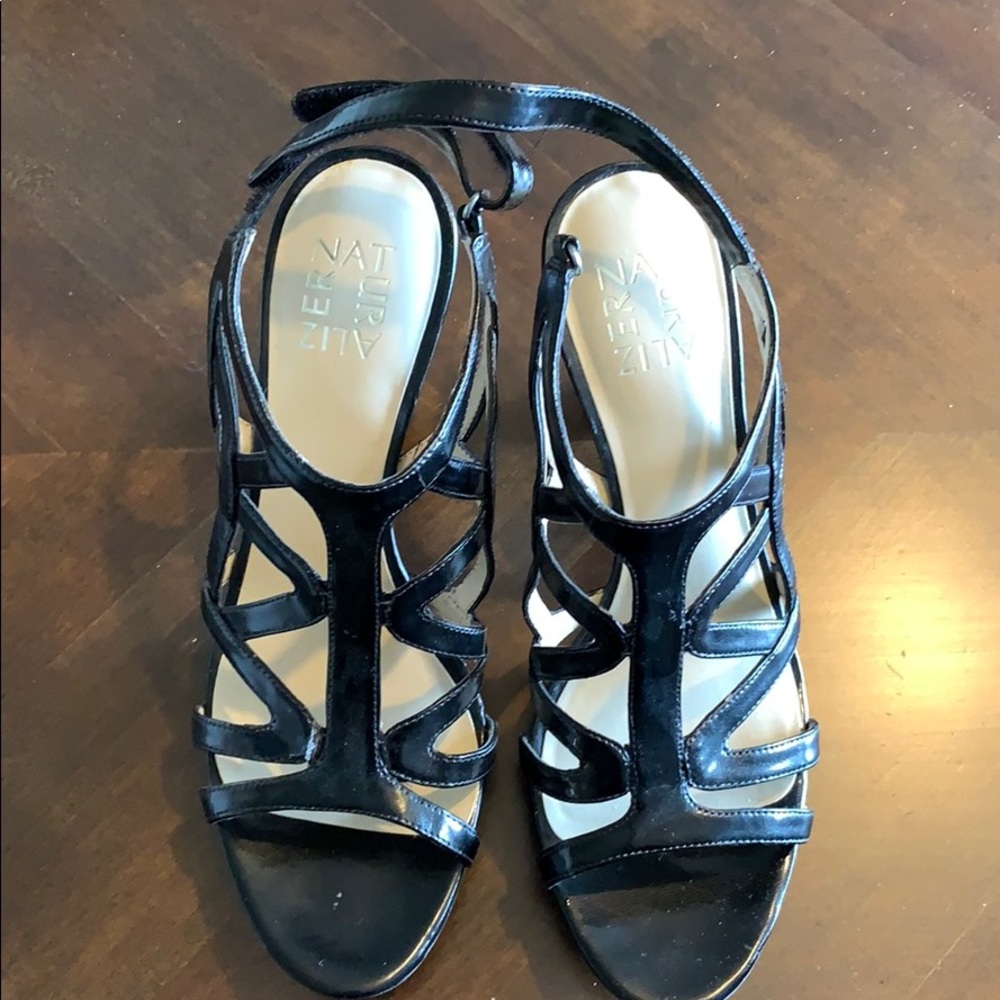 Naturalizer black strappy sandals